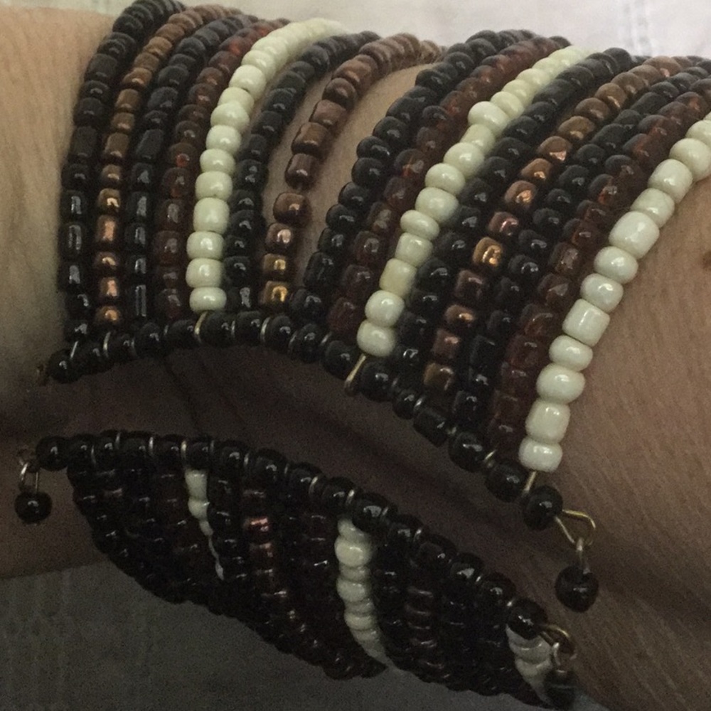 15 Beaded Bracelets Attached Together At Open Cuff - Picture 4 of 5